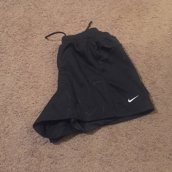 Black nike DriFit - Picture 3 of 3