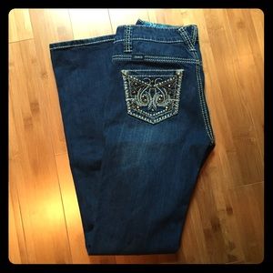 Washed not worn.  Didn't fit right