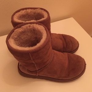 Short Chestnut Brown Ugg Boots