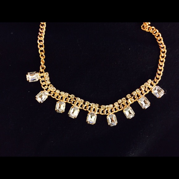 Cute Necklace! For work or for dates!