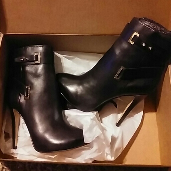 Guess ankle boot size 10