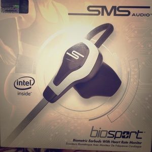 Biometric earbuds with heart rate monitor