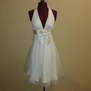 Size small ivory Marilyn Monroe style party dress