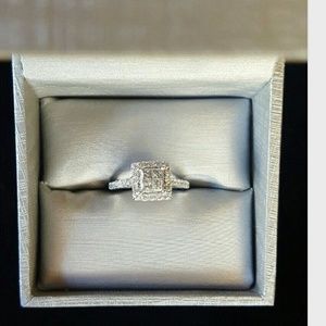 1-1/4 CT. T.W. Princess Cut Diamond ring