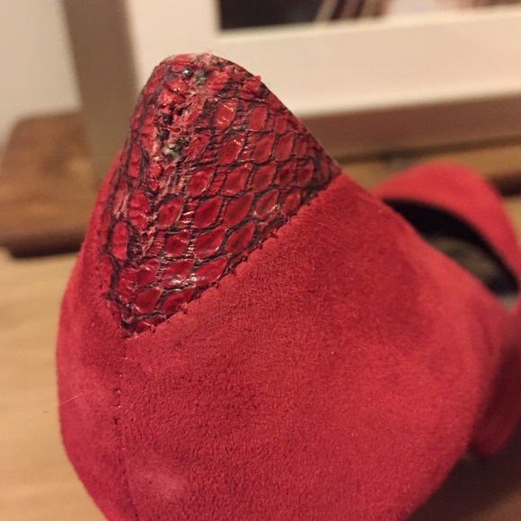 Sam Edelman "Yasmine" Red Suede Heels Snake EUC - Picture 3 of 4
