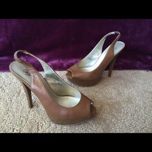 *****SOLD***** CITY STREETS Brown Platform Heels