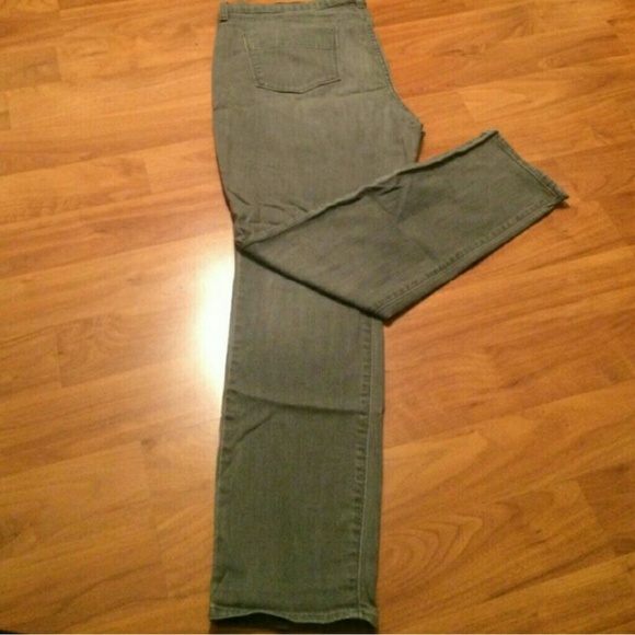 Light grey sweetheart skinny jeans