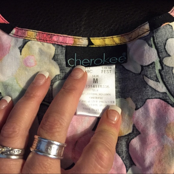 Scrub Top - Picture 2 of 3