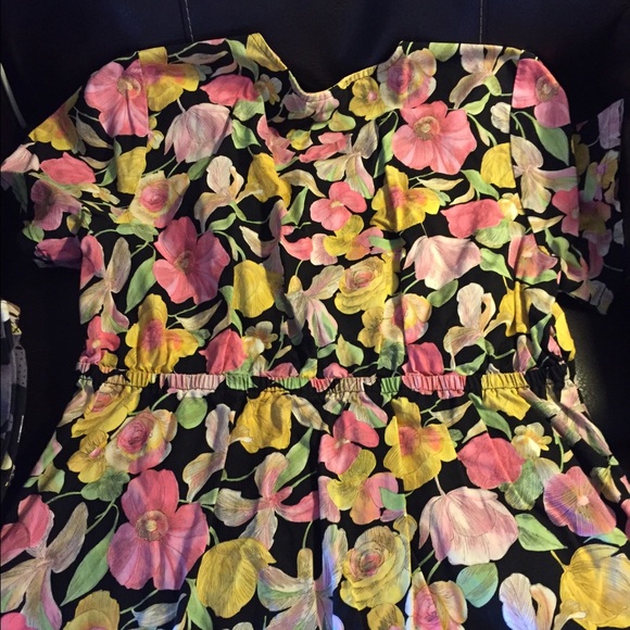 Scrub Top - Picture 3 of 3