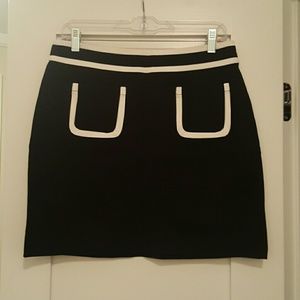 NWOT Banana Republic black and white mini skirt