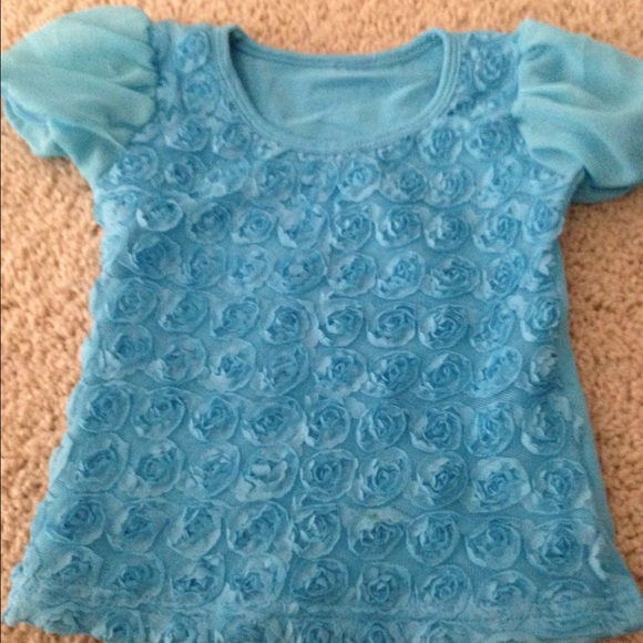 2T shirt.