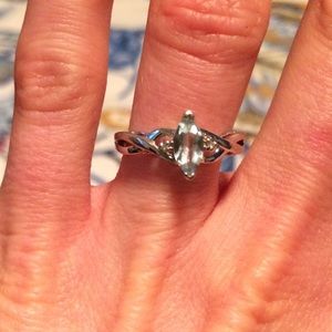 Aquamarine stone white gold ring