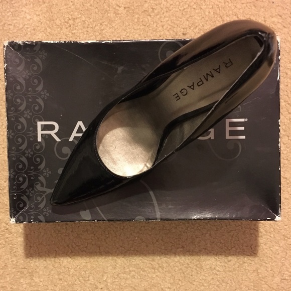 Black Patent pointed heels - Picture 2 of 2