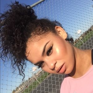 Meet your Posher, Vanessa