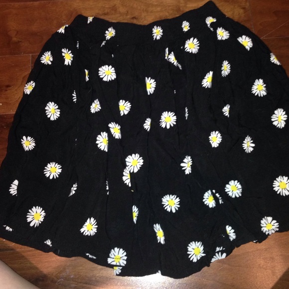 NWOT Brandy Black Daisy Skirt