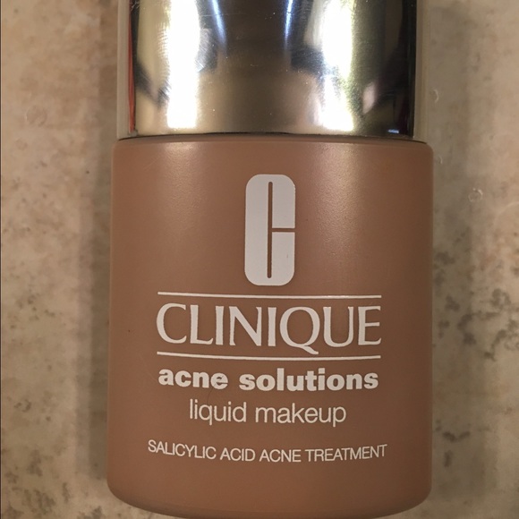 Clinique foundation in 04 fresh vanilla