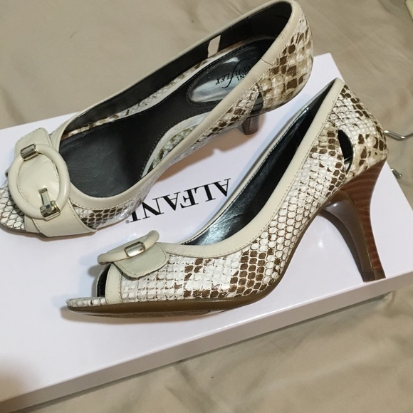 Alfani snake print heels - Picture 2 of 3