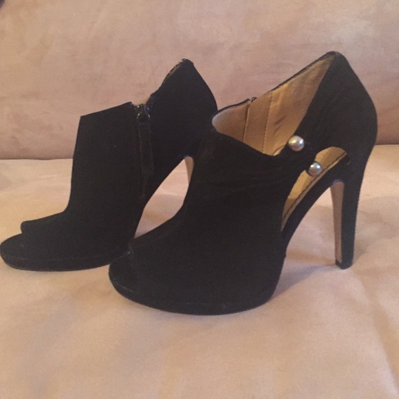 Nine West Shoes - Nine West peep toe suede bootie. Black. Size 5 1/2