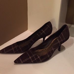 BCBG brown plaid suede heels