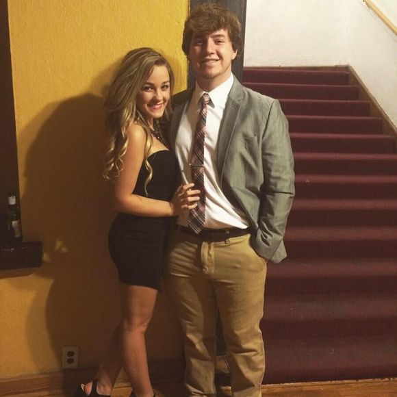 Meet your Posher, Courtney - Picture 1 of 1