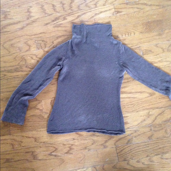 100% silk knit Banana Republic sweater