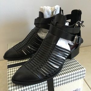 Bootielicious with a box!