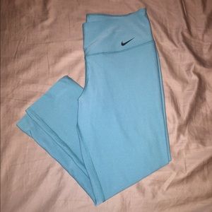 Tiffany blue Nike cropped leggings