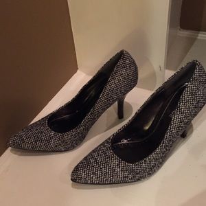 RAMPAGE black and white tweed pumps