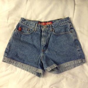✌🏾GUESS ? HIGH WAISTED DENIM SHORTS ✌🏾️
