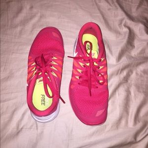 Size 8 Nike Free 5.0 running shoes