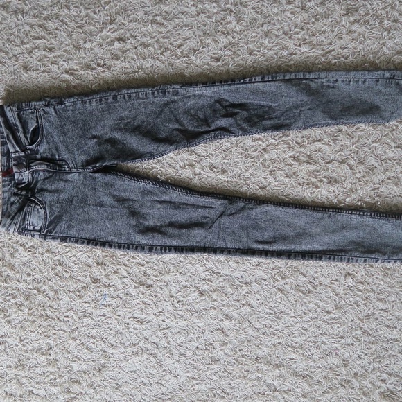 Acid wash high wasted jeans