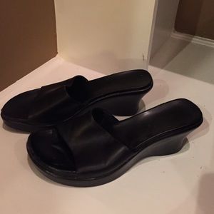 Kelly & Katie black slides