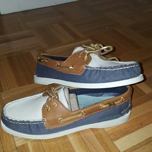 NWOT Sperry boat shoes