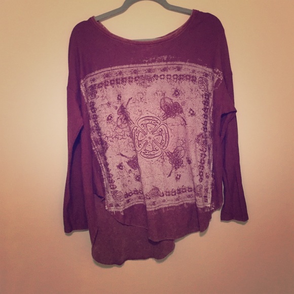 Long sleeve graphic tee