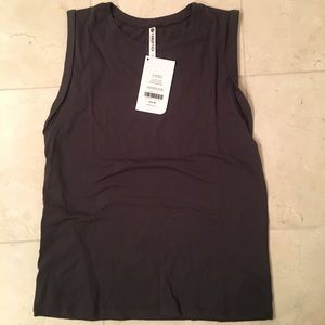 NWT Fabletics McKinney T-size small/6 in dark grey