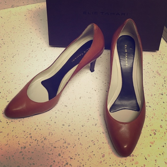 Ellie Tahari Georgina Pump in Cognac