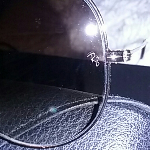 Ray-Ban \