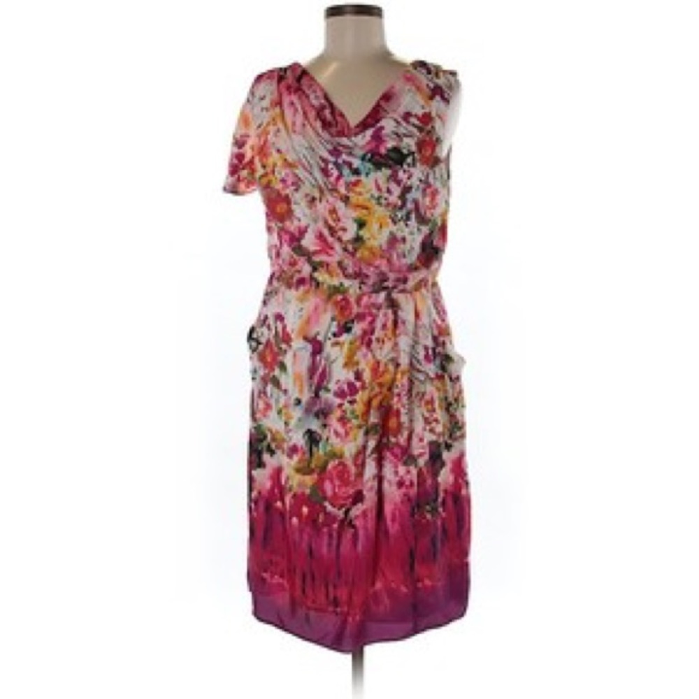 Sale! ❤️ Asymmetrical Floral Dress ❤️ SZ 4