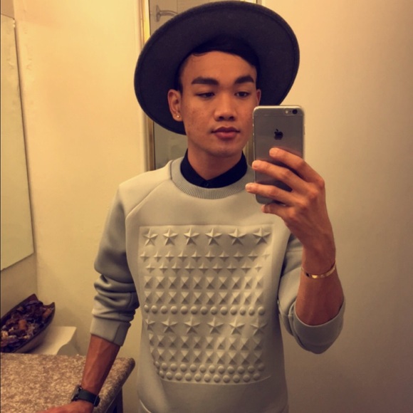 Dramatic hat