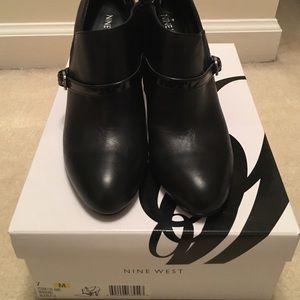 Mariono Black Booties