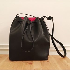 Mango Bucket Bag