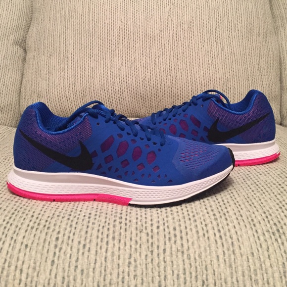 Nike Shoes - NIKE AIR ZOOM