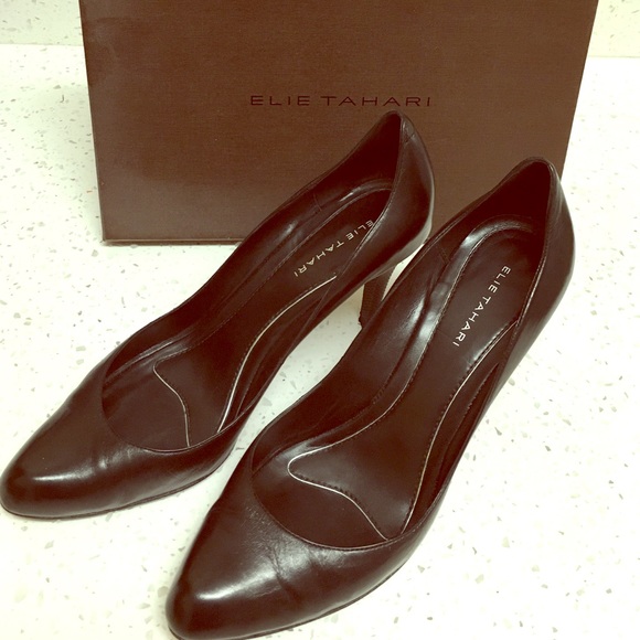 Elie Tahari Black Leather Georgina Pump