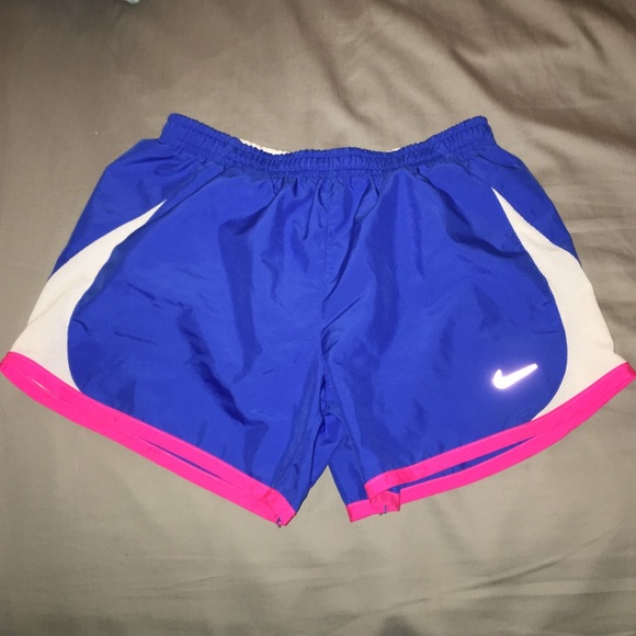 Girls Nike Shorts - Picture 1 of 2