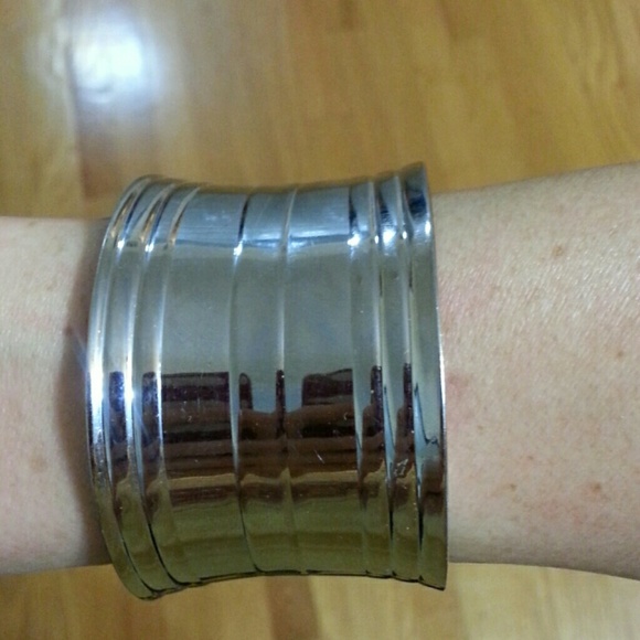 Sold...Bracelet - Picture 1 of 2