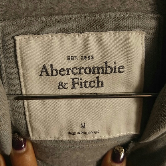 Sweater - Picture 2 of 4