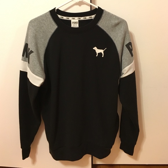 VS black sweatshirt