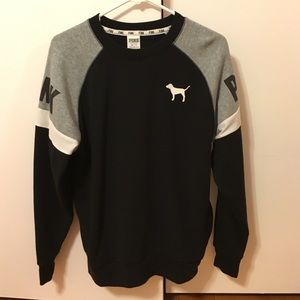 VS black sweatshirt