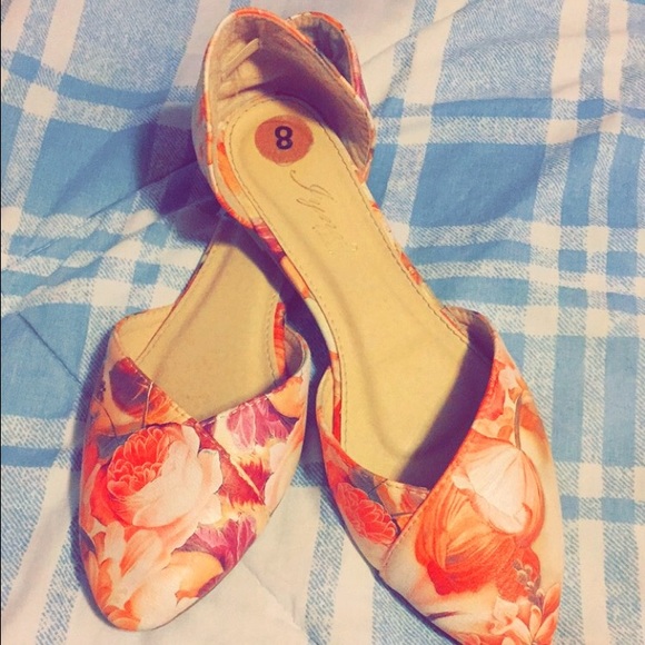 Round pointed flats