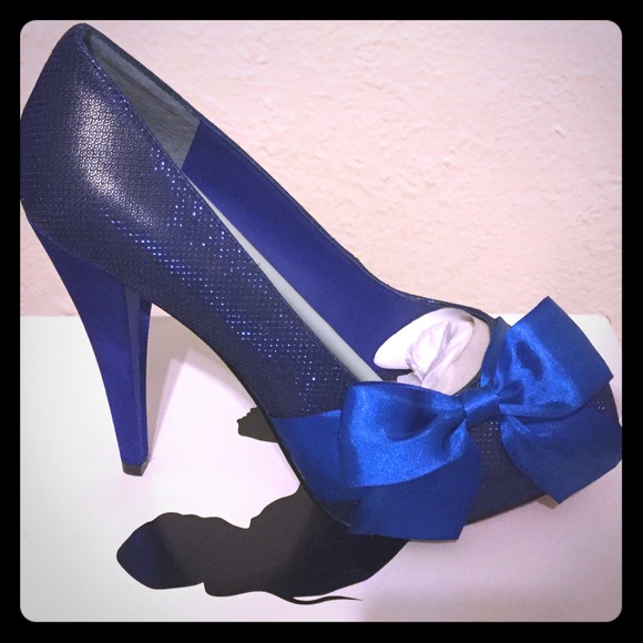 Paris Hilton Destiny Blue Ice Crystals heels